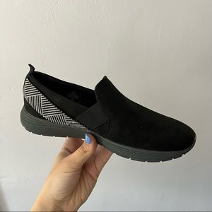 Black Easy Spirit Lora Slip On Walking Shoes